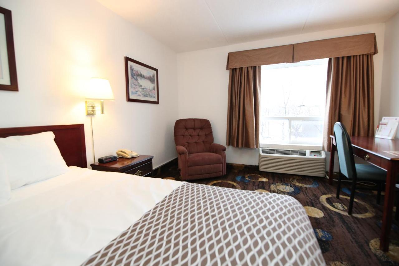 Stonebridge Hotel Fort Mcmurray Eksteriør bilde