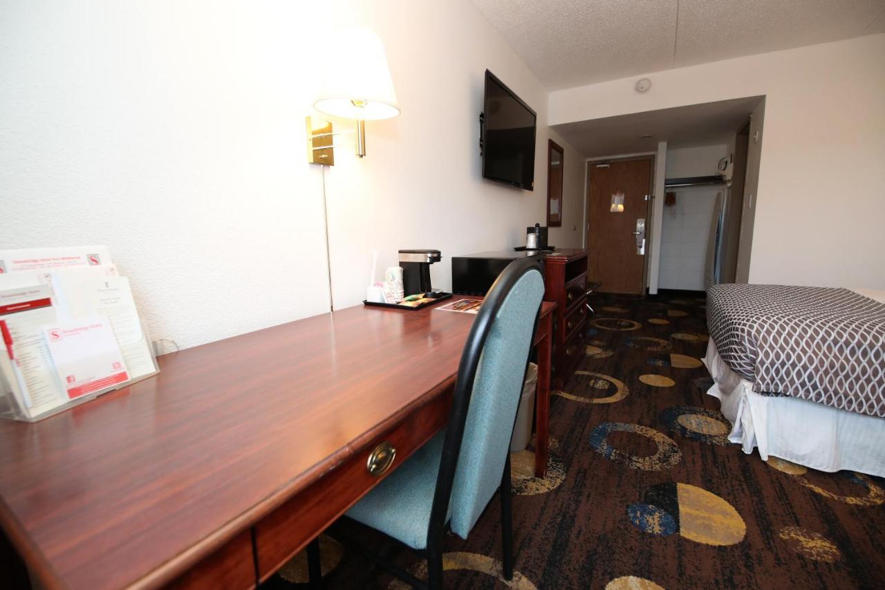 Stonebridge Hotel Fort Mcmurray Eksteriør bilde