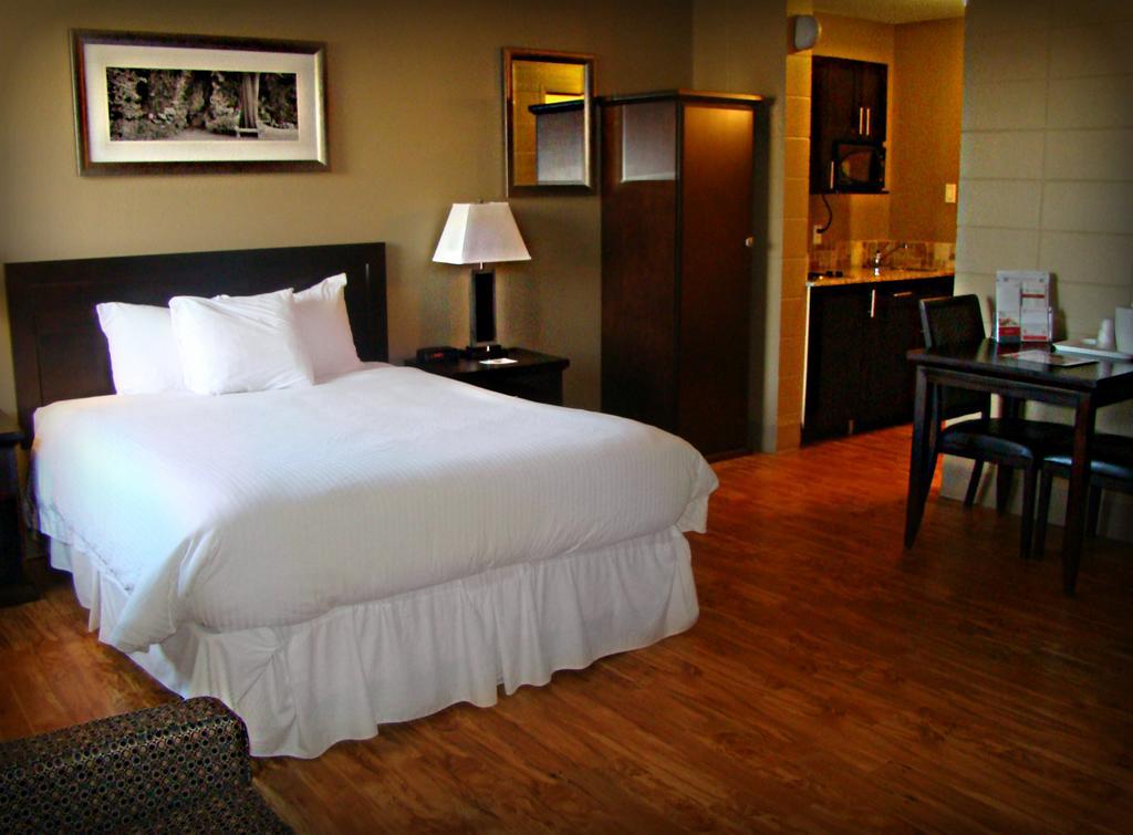 Stonebridge Hotel Fort Mcmurray Eksteriør bilde